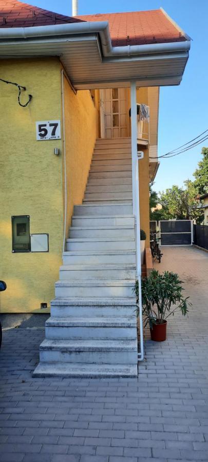 Hi-Bp Garden City Batsanyi Apartment 3 Rooms, Apartment Upstairs Near The City Train With Free Parking Boedapest Buitenkant foto