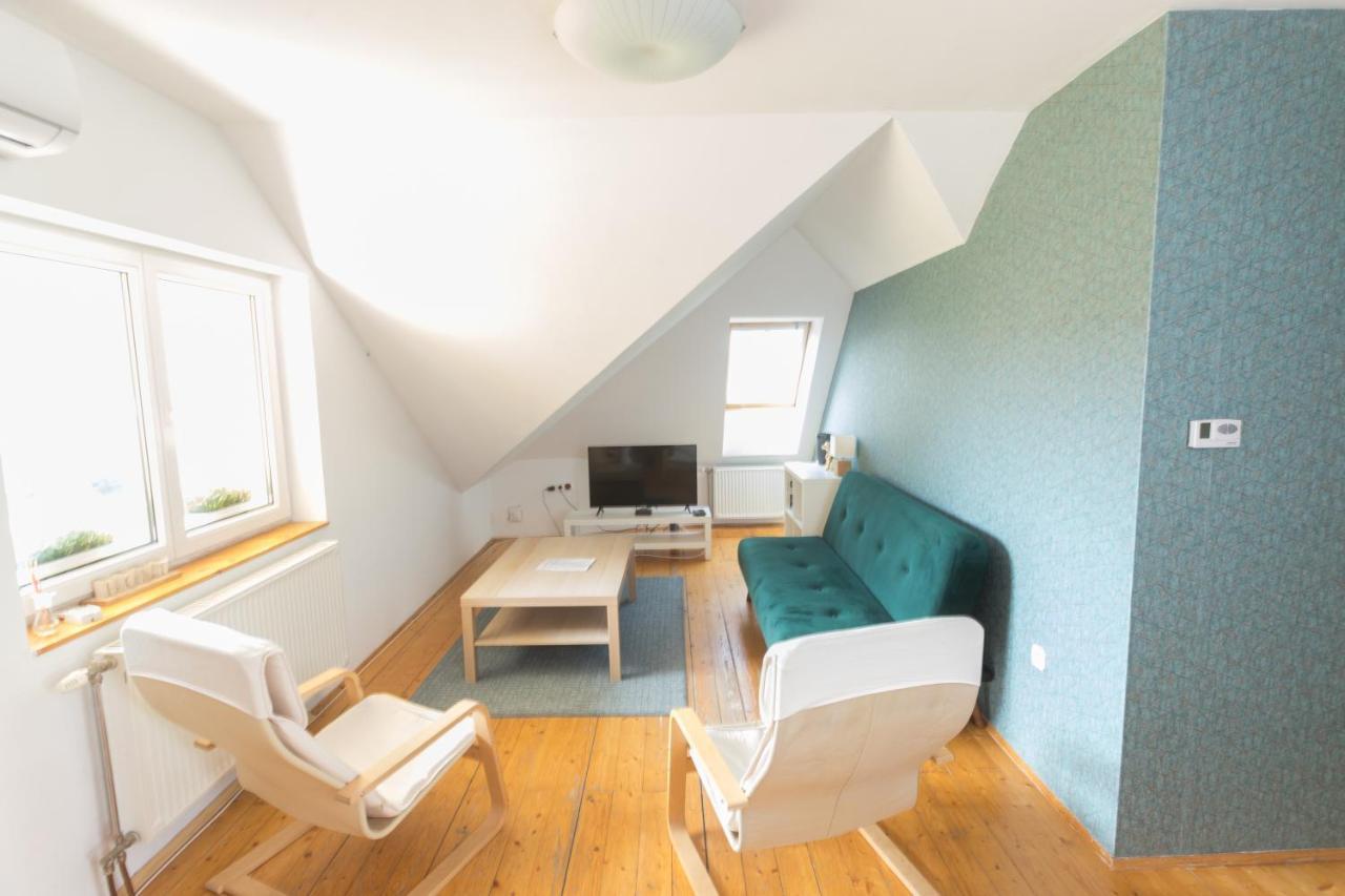 Hi-Bp Garden City Batsanyi Apartment 3 Rooms, Apartment Upstairs Near The City Train With Free Parking Boedapest Buitenkant foto