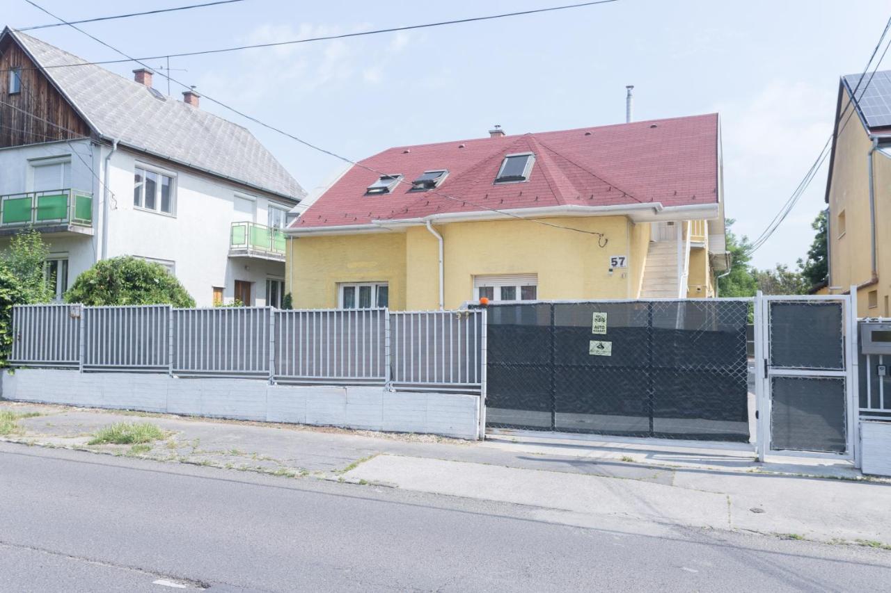 Hi-Bp Garden City Batsanyi Apartment 3 Rooms, Apartment Upstairs Near The City Train With Free Parking Boedapest Buitenkant foto